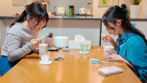 1boko00020│キレイなお姉さんに恋した私 勇気を出してレズビアンを伝えたら優しく受け入れてくれて…一緒にゴハンを作ってお風呂に入ってベッドで何度も身体を重ね合った初めてのレズ同棲 有加里ののか 森沢かな│森沢かな（飯岡かなこ）・有加里ののか│美乳