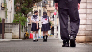 dvmm00362│親友同士のちっちゃな2人をレズらせレ●プ調教 口とパイパンオマ○コの4つの穴をチ○ポが行ったり来たりして本物竿姉妹にするどちらも145cm W無毛 ゆなちゃん・ひなこちゃん│松井日奈子・日向由奈│レズビアン