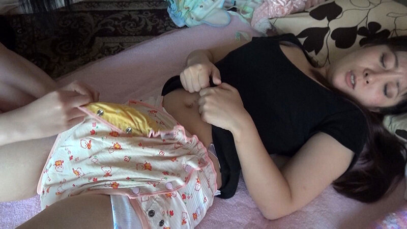 h_019aczd00080│おむつの外せない困った妹には、お姉ちゃんのお世話が必要です！ おむつ倶楽部selection│小島りりか│美少女