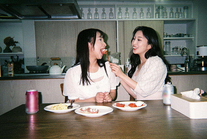 1boko00011│もしも2人が交際したら…好きが溢れる1日になりました。一緒にご飯作ってシャワー浴びて胸を重ね朝まで抱き合った初めてのお泊りおうちデート 月野かすみ 星乃夏月│月野かすみ・星乃夏月│巨乳